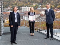 Nora Vögtle receives Helmut-Holzer award